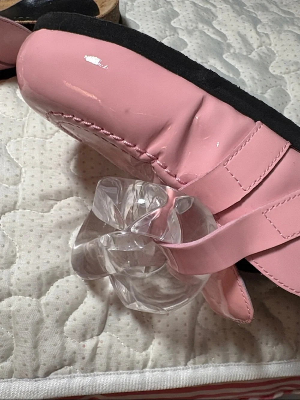 JW ANDERSON Pink Patent Slip-On Mules with Clear Acrylic Chain - Picture 15 of 16